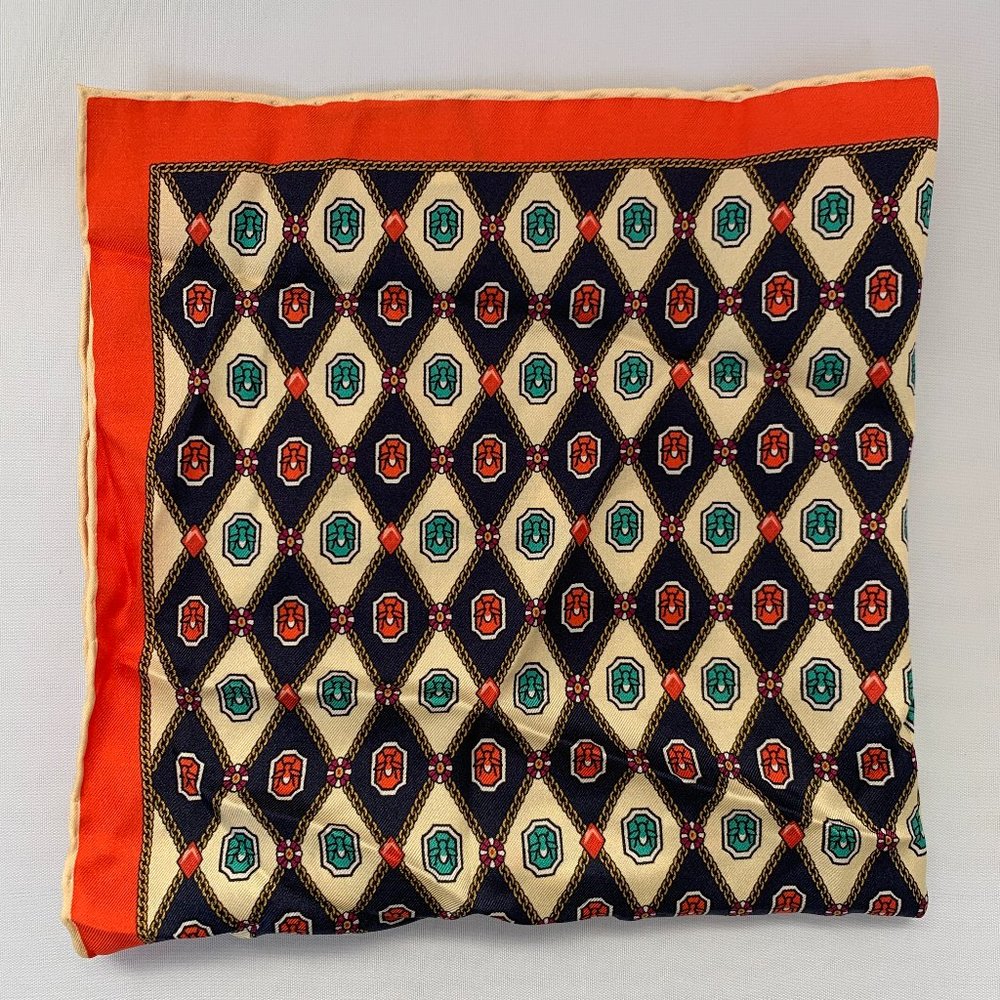 Gucci Geometric Jewel Print Pocket Square in Ivory NEW W TAGS - Picture 1 of 7